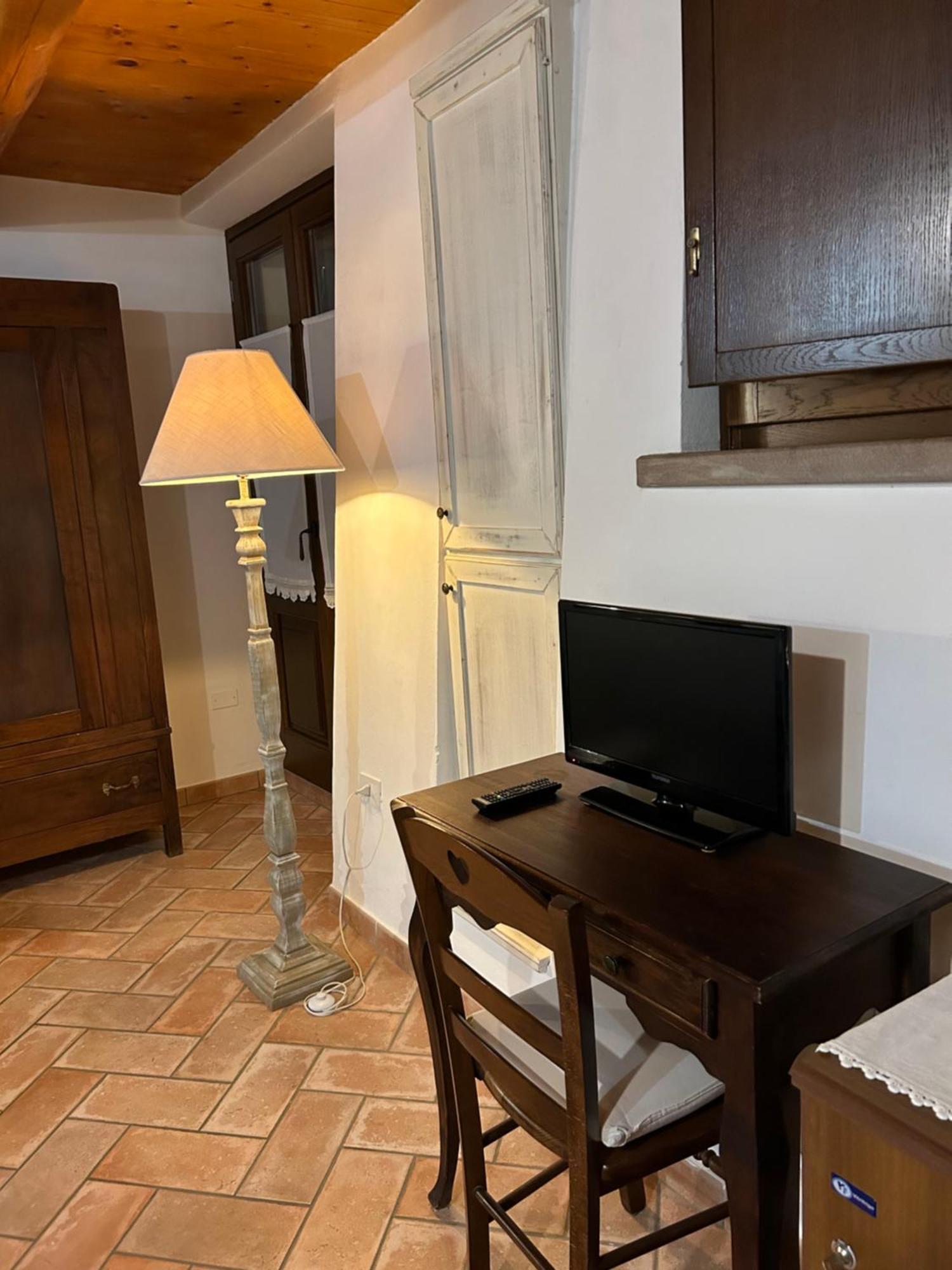 Al Castello Hotel Tavullia Exterior photo